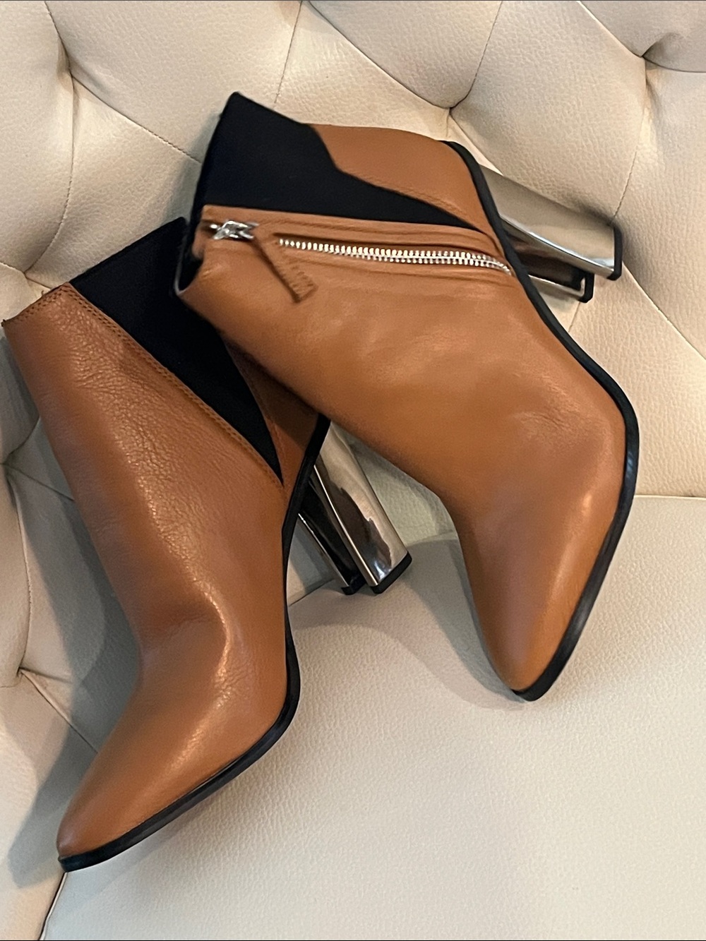 Aldo Tan Leather Ankle Booties Silver Metal Block Heel Size 8 EYE CATCHING LUX